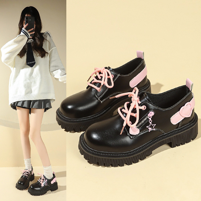 Gyári közvetlen eladás 2025 új tavaszi és őszi rózsaszín ifjúsági masnimintás szív alakú édes, hűvös, vastag talpú, sokoldalú, főiskolai divatos cipő lányoknak