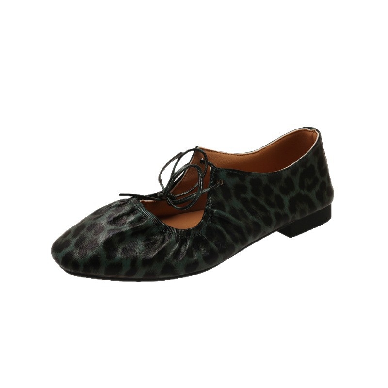 Szögletes orrú lapos talpú női cipők lapos talpú cipők 2024 új tündér stílusú rugalmas szalaggal, masnival, leopárdmintás Mary Jane