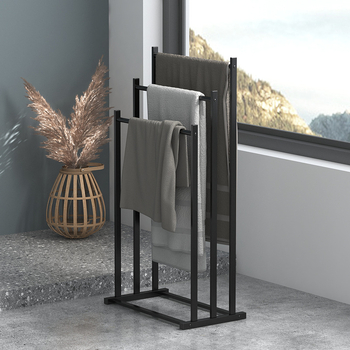 Vannitoa põrandal seisev eemaldatav käterätikuivati koduhotelli vertikaalse kolmeukselise riputusvardaga vannirätikute, rätikute ja tekkide hoidmiseks