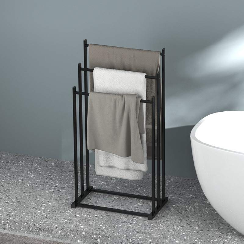 Vannitoa põrandal seisev eemaldatav käterätikuivati koduhotelli vertikaalse kolmeukselise riputusvardaga vannirätikute, rätikute ja tekkide hoidmiseks