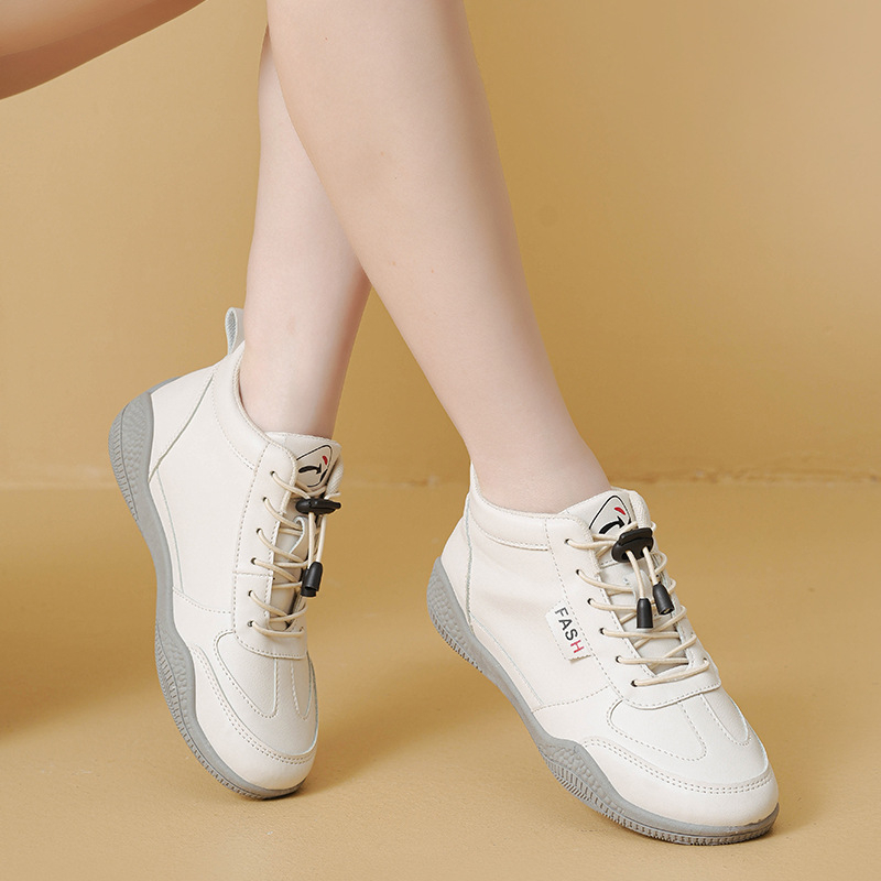 2025 tavaszi új koreai stílusú sokoldalú hétköznapi női cipők, divatos, vastag talpú, diáklány magas szárú fehér cipők, B51-1