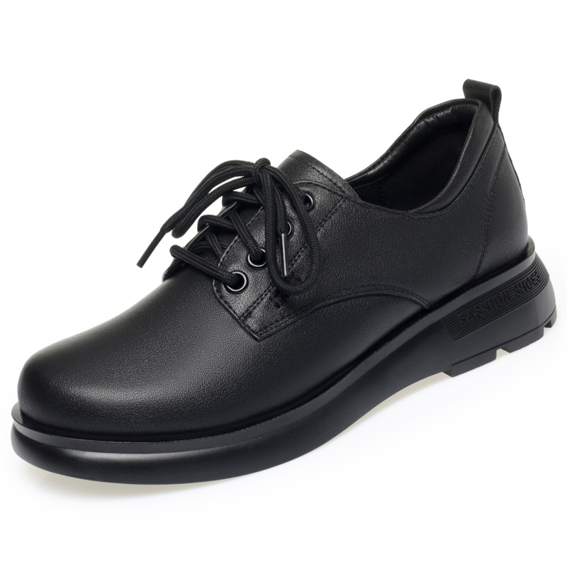 Fekete valódi bőr anyai cipők tavaszi és őszi csúszásgátló új fűzős bőr cipők puha bőr puha talpú női lapos talpú középkorú női cipők