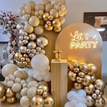 Uus piiriülene õhupallikostüümi stseeni paigutus metallist liivavalge läbipaistev valge õhupall pulma-aastapäeva kaunistuseks