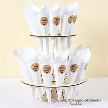 Kūrybingas medinis dvisluoksnis kūgio formos laikymo stovas kiaušinių ritinėlių torto vamzdelio ekspozicijos stovas vestuvių žiedlapių konfeti vamzdelio laikiklis