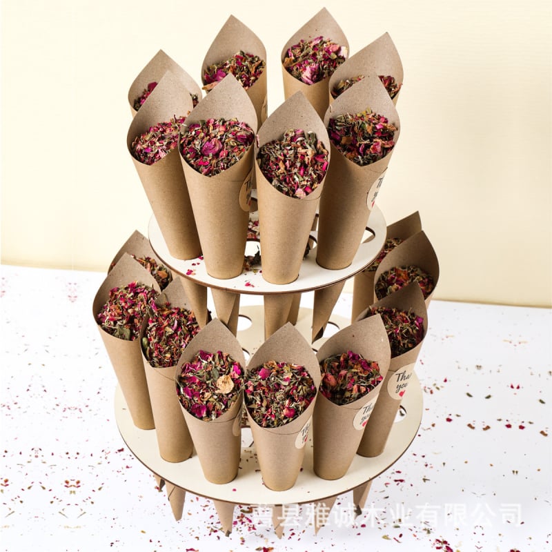 Kūrybingas medinis dvisluoksnis kūgio formos laikymo stovas kiaušinių ritinėlių torto vamzdelio ekspozicijos stovas vestuvių žiedlapių konfeti vamzdelio laikiklis