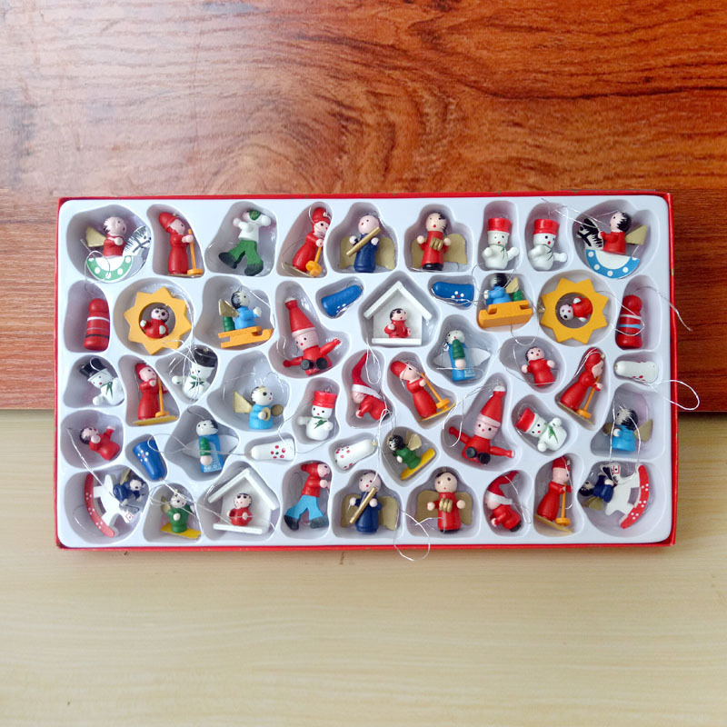 Ziemassvētku rotājumi koka Ziemassvētku kulons mazs kulons 48 daļu komplekts kastē DIY tīrs ar rokām apgleznots 3-5 cm leļļu rotājums