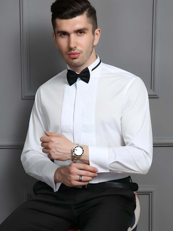 Prancūziško stiliaus suknelė su sparnuota apykakle, balti marškiniai, vyrų choro rečitalių vedėjo marškiniai, grynos medvilnės.