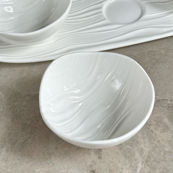 Домакински дипове Храна Закуски Хол Трапезария Закуски преди хранене Чиния със сушени плодове Течаща вода Модел Креативни керамични чинии