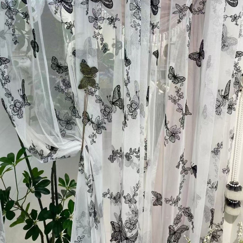 Prancūziškas juodo drugelio siuvinėjimas „Ambience Sense Gauze“ užuolaida svetainei, miegamajam, balkonui, siuvinėta romantiška užuolaida „Advanced Sense Gauze“