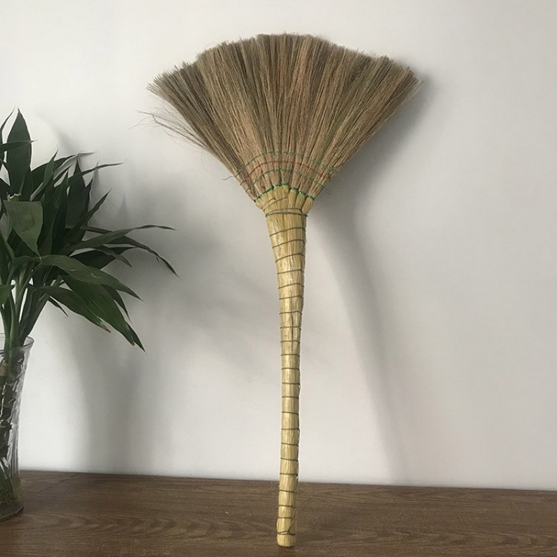 Grindų vidaus dulkių nendrinė šluota nendrinė plunksnų šluota namų apyvokos reikmenys vintažinė šluota plaukai šeima kūryba