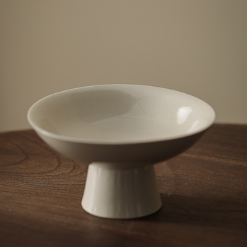 Φυτά και ξύλο με στάχτη, ψηλό πιάτο φρούτων, δίσκος σνακ ζαχαροπλαστικής, δίσκος αναψυκτικών, κινέζικου τύπου απογευματινό τσάι, πιάτο με αποξηραμένα φρούτα