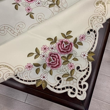 Piiriülene kuum tikitud laualina moodne lihtne ristkülikukujuline polüesterkangast teelaua laudlina hulgimüük