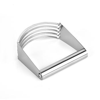 „Amazon“ nerūdijančio plieno grietinėlės pjaustytuvas, miltelių pjaustytuvo maišeliai, „Sji Scone“ aliejaus maišytuvas, makaronų presas, sviesto pjaustymas