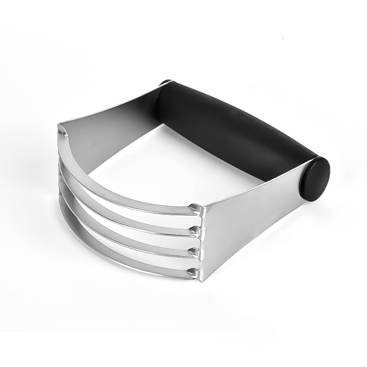 „Amazon“ nerūdijančio plieno grietinėlės pjaustytuvas, miltelių pjaustytuvo maišeliai, „Sji Scone“ aliejaus maišytuvas, makaronų presas, sviesto pjaustymas