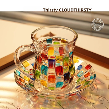 Ziemeļvalstu stila ar rokām apgleznota krāsaina stikla krūze, krāsota sulas krūze, kafijas krūze, viskija krūze, nišas krūze, kristāla