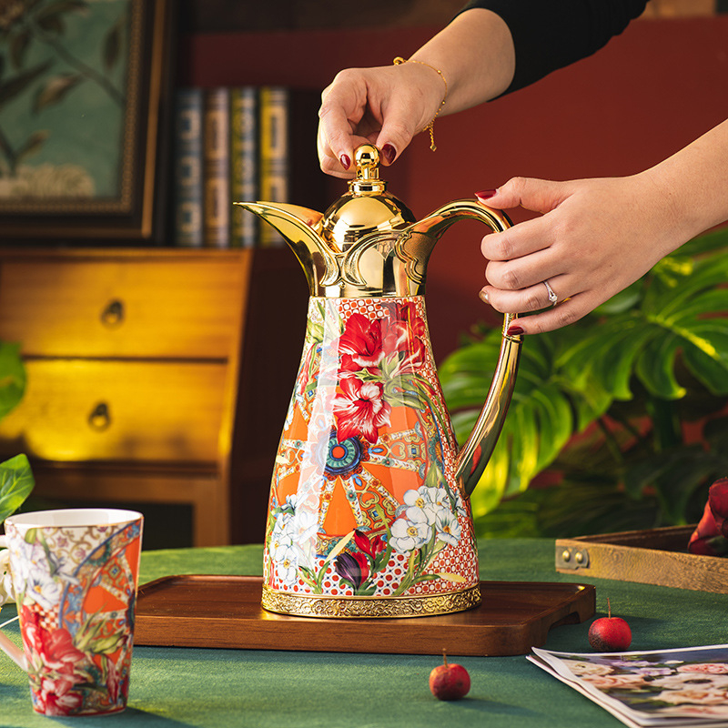 Gėlės, tokios kaip brokato termosas, didelės talpos buitinis termosas, karšto vandens virdulys, stiklinis termosas, troškinys, arbatinukas, didmeninė prekyba