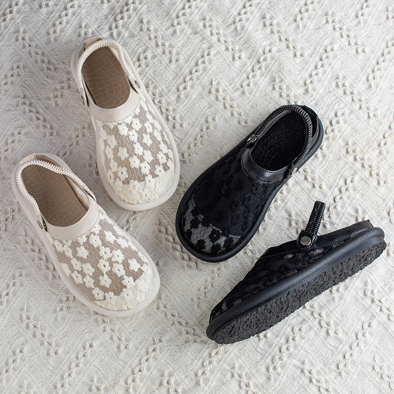 Mori stílusú Baotou szandálok női nyári külső viselet 2024 új Cyber Celebrity lapos cipők kétszínű csipke szandálok