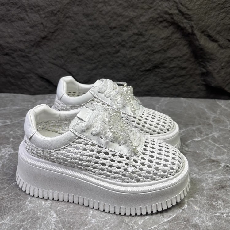 2025 Új Nyári Vastag Talpú Magasságnövelő Alkalmi Cipők Divatos Szőtt Üreges Lyukú Cipők Női Sokoldalú Rocking Cipők Tétel