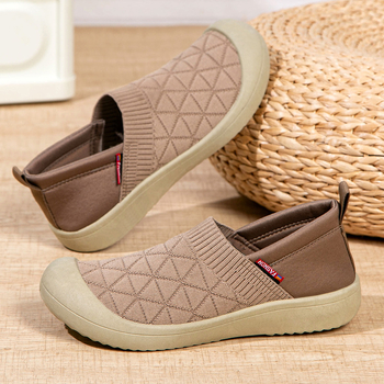 Vastagtalpú, határokon átnyúló női cipők, tavaszi és nyári pekingi stílusú szövetcipők, bebújós hétköznapi cipők, puha talpú anyacipők, alacsony szárú lapos sarkú cipők