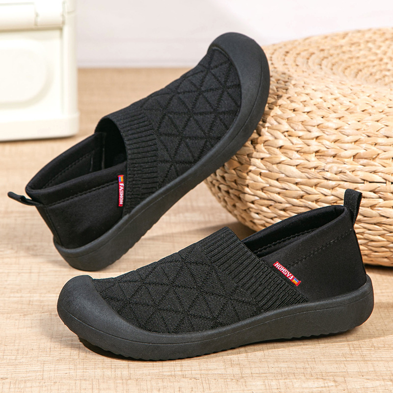 Vastagtalpú, határokon átnyúló női cipők, tavaszi és nyári pekingi stílusú szövetcipők, bebújós hétköznapi cipők, puha talpú anyacipők, alacsony szárú lapos sarkú cipők