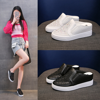 Baotou félpapucs kivágott lélegző fehér cipő 2025 tavasz és nyár új sokoldalú vastag talpú belső magasító hálós cipő