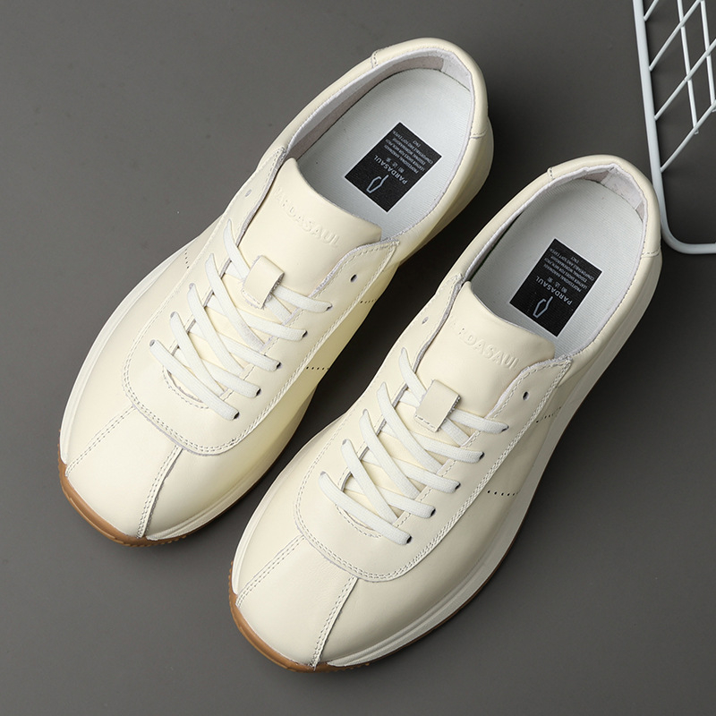 Gyári közvetlen szállítású új, lélegző férfi cipők 2024 koreai stílusú fehér cipők férfi divatos Forrest Gump cipők minden mérkőzéshez megfelelő kényelmes alkalmi cipők