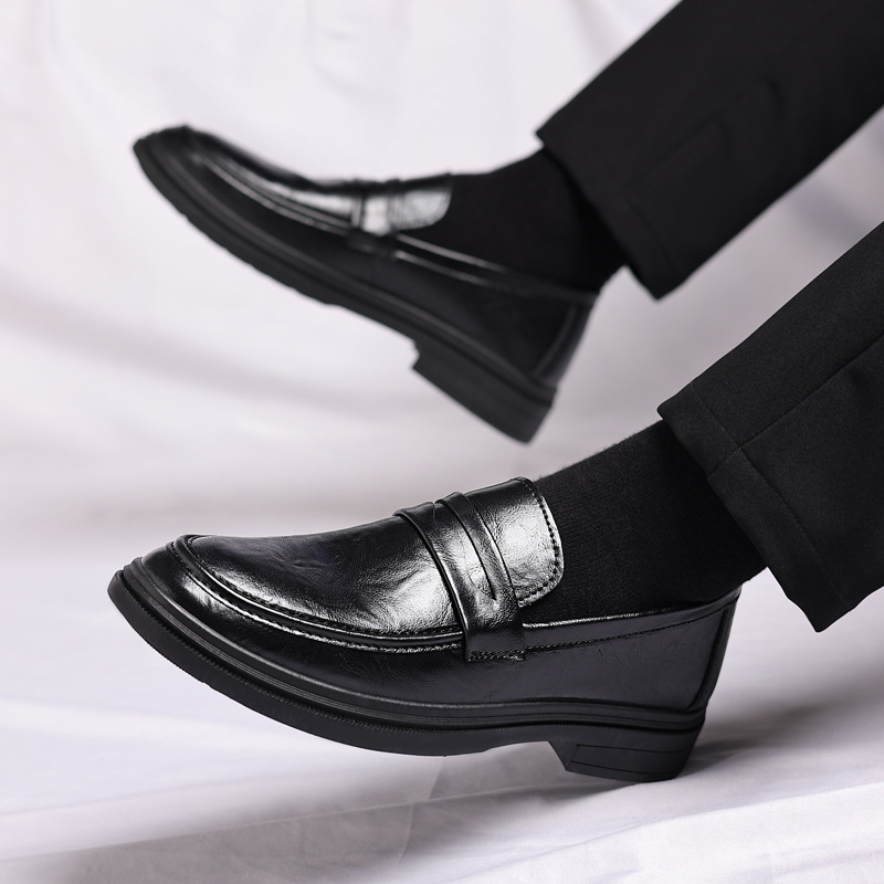 Nyári új bőrcipők, férfi csúcskategóriás üzleti alkalmi cipők, lélegző férfi bőrcipők, férfi láthatatlan magasságnövelő Doudou cipők