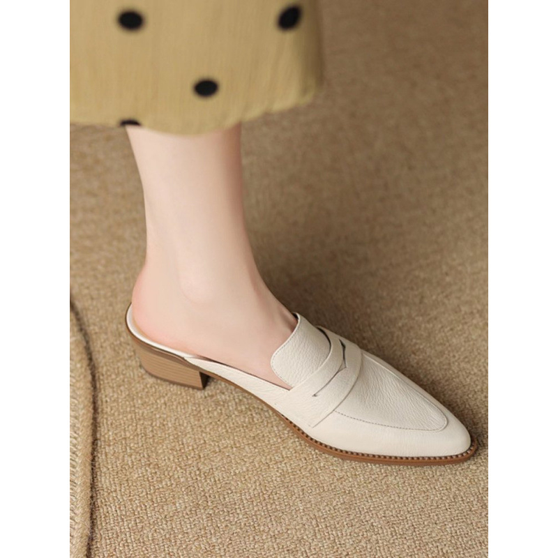 Brit stílusú, lábujjhegyes papucsok, hegyes orr, vastag sarok, üreges hátrész, puha bőr retró papucsok, tavaszi és nyári újdonságok