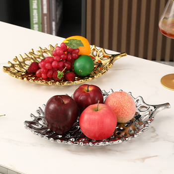 Lengvi prabangūs iškirpti keraminiai vaisių lėkščių papuošalai, paprastos ir modernios svetainės, valgomojo stalo, kavos staliuko dekoracijos, aukštos klasės kūrybiškumas ir aukščiausios klasės pojūtis