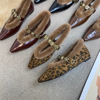 Γαλλικά λεοπάρδαλη τυπωμένα με μυτερή ιδιοσυγκρασία ζεστά μοντέρνα παπούτσια γυναικεία 2024 νέα φθινοπωρινά και χειμερινά εξωτερικά ρούχα με επίπεδη φτέρνα Mao Mao μονόχρωμα παπούτσια χονδρικής