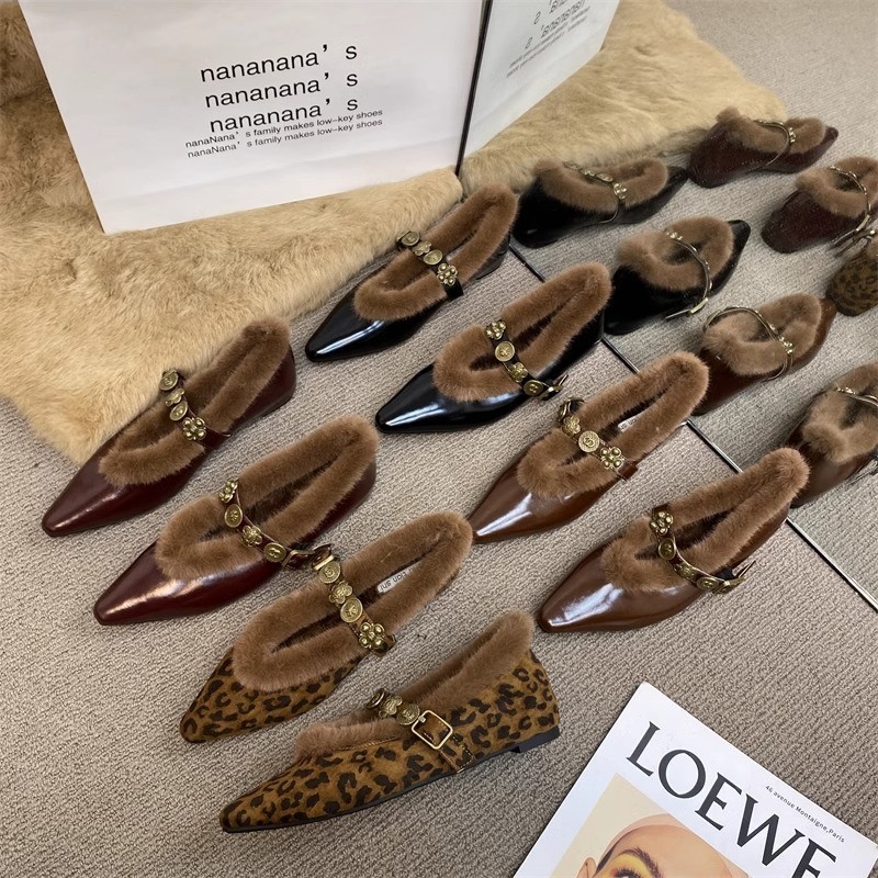 Francia leopárdmintás, hegyes sarkú, meleg divatos női cipők, 2024-es új őszi és téli külső viselet, lapos sarkú Mao Mao egyszínű cipők nagykereskedelemben