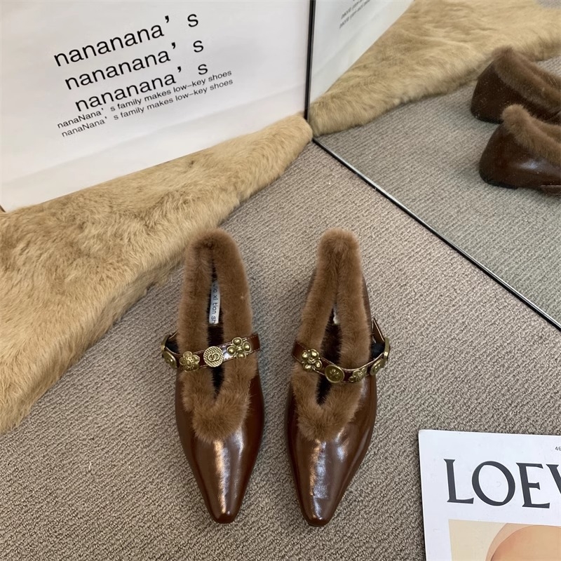 Francia leopárdmintás, hegyes sarkú, meleg divatos női cipők, 2024-es új őszi és téli külső viselet, lapos sarkú Mao Mao egyszínű cipők nagykereskedelemben