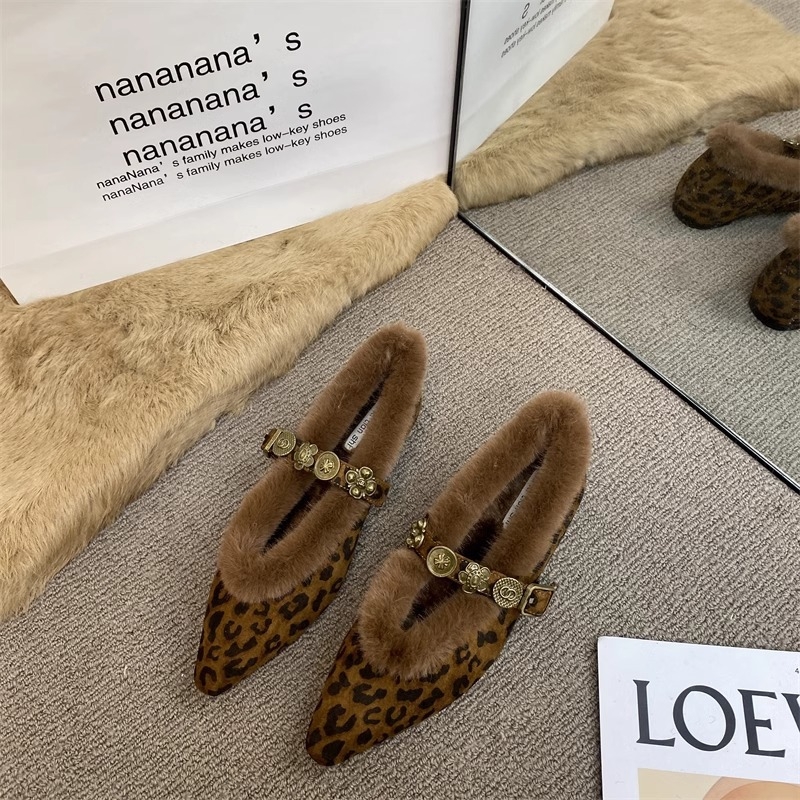 Francia leopárdmintás, hegyes sarkú, meleg divatos női cipők, 2024-es új őszi és téli külső viselet, lapos sarkú Mao Mao egyszínű cipők nagykereskedelemben