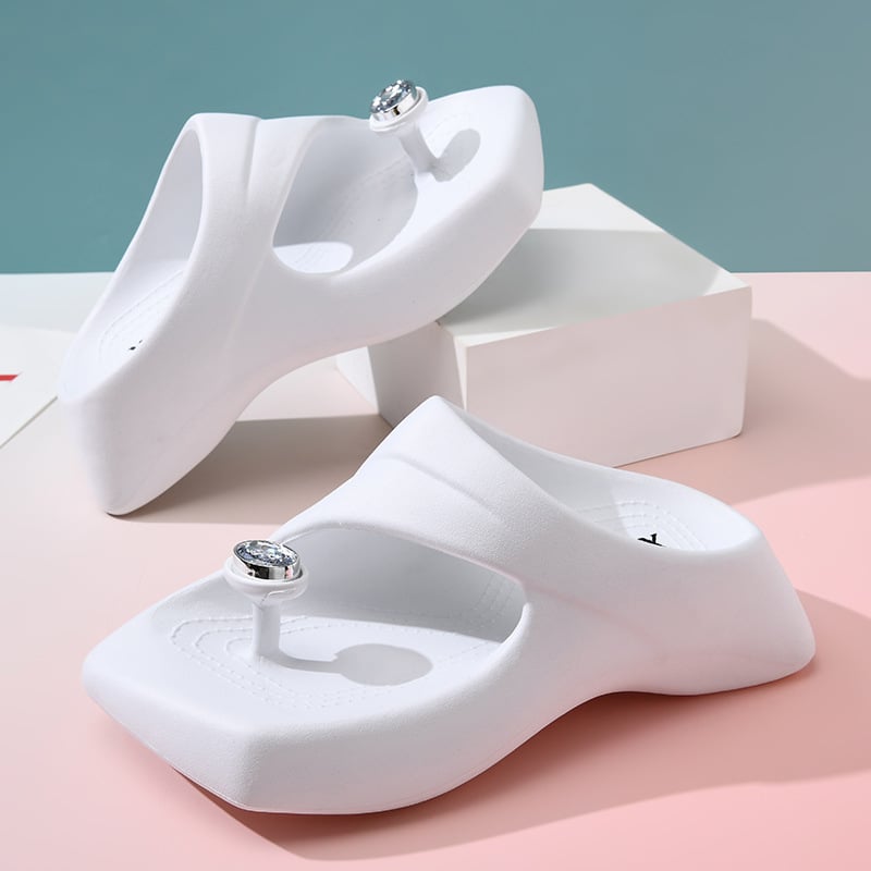 Storapadės moteriškos šlepetės lauko aprangai 2024 m. naujas mados fėjos stilius su sijonu paplūdimio internete garsėjančios prancūziškos basutės