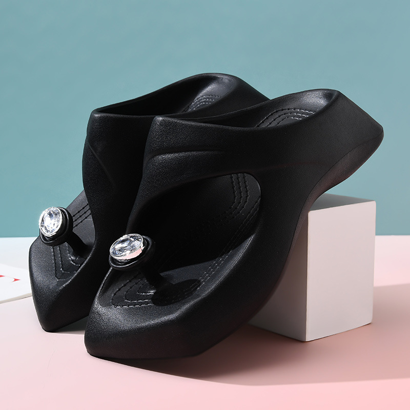 Storapadės moteriškos šlepetės lauko aprangai 2024 m. naujas mados fėjos stilius su sijonu paplūdimio internete garsėjančios prancūziškos basutės