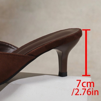 Γαλλικές ρετρό παντόφλες στιλέτο για γυναικεία εξωτερική ένδυση, καλοκαιρινά νέα σουέτ σανδάλια με ψηλοτάκουνα στρινγκ για γυναίκες το καλοκαίρι του 2025