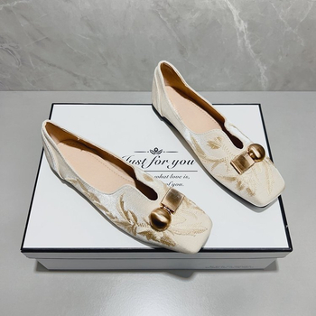 Ρετρό Νέο Κινέζικο Στυλ 2025 Άνοιξη Νέα Γυναικεία Παπούτσια με Χαμηλό Τακούνι Παπούτσια με Τετράγωνη Μύτη Γυναικεία Παπούτσια Φλατ Μοκασίνια