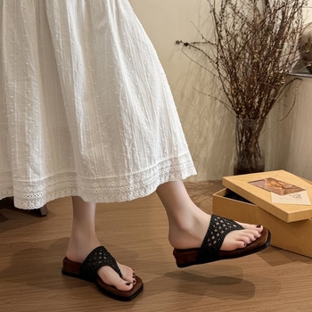 Ρετρό σουέτ σαγιονάρες με χοντρή σόλα για γυναίκες - Νέες σαγιονάρες για εξωτερικές εμφανίσεις με φαρδιά τακούνια