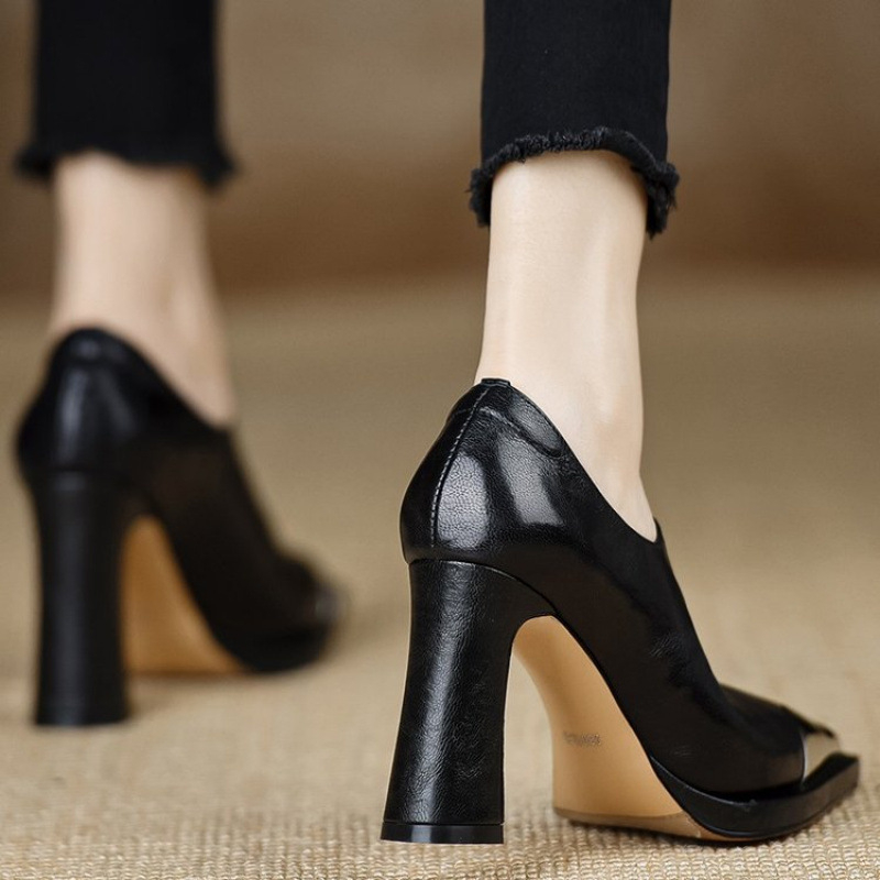 Tarpvalstybinė užsienio prekyba, rudens nauji, smailūs, giliai burnoje, viengubi bateliai, geležinės galvos, storo kulno, temperamento, profesionalūs, priemiestiniai, aukštakulniai moteriški bateliai