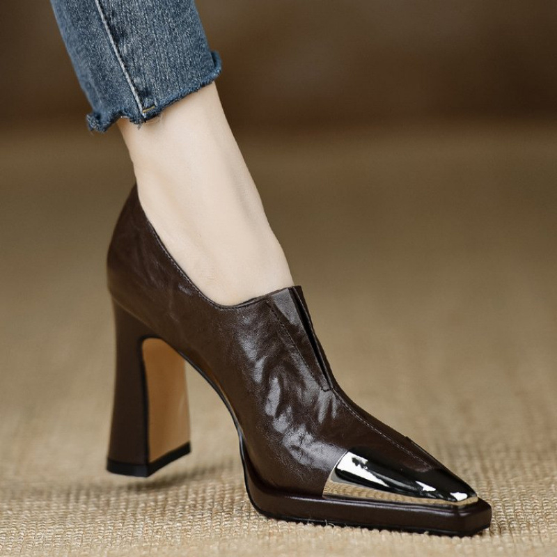 Tarpvalstybinė užsienio prekyba, rudens nauji, smailūs, giliai burnoje, viengubi bateliai, geležinės galvos, storo kulno, temperamento, profesionalūs, priemiestiniai, aukštakulniai moteriški bateliai