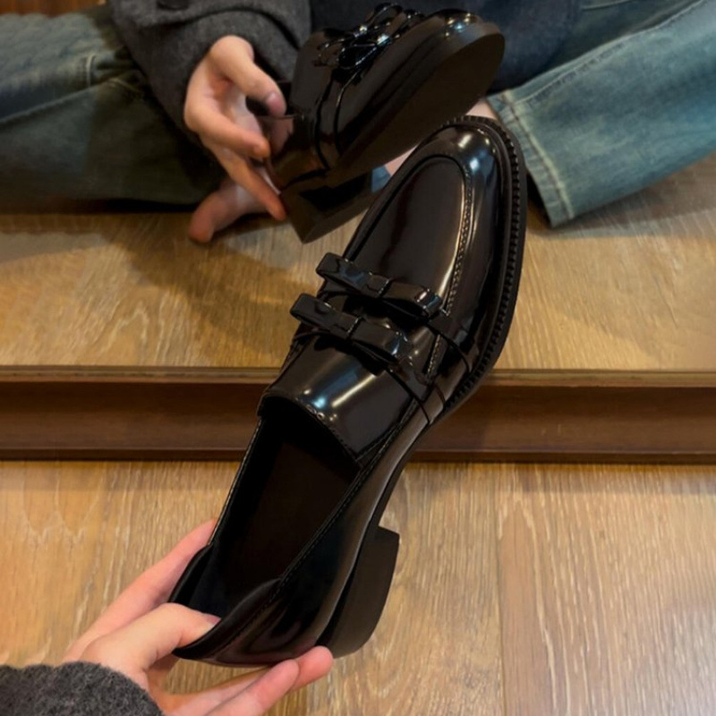 Lambanahast versioon ~ Briti stiilis ehtsast nahast naiste mokassiinid, pealt libisevad tööjalatsid, prantsuse lipsuga paksu kontsaga väikesed nahast kingad