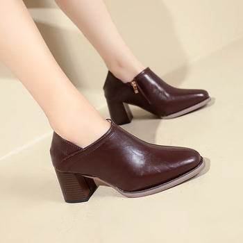 Ρετρό ψηλοτάκουνα πέδιλα για γυναίκες 2024 Άνοιξη και Φθινόπωρο Νέο στυλ με χοντρό τακούνι, φλατ παπούτσια με βαθύ στόμα που δεν κουράζουν τα πόδια και κομψά μικρά δερμάτινα παπούτσια