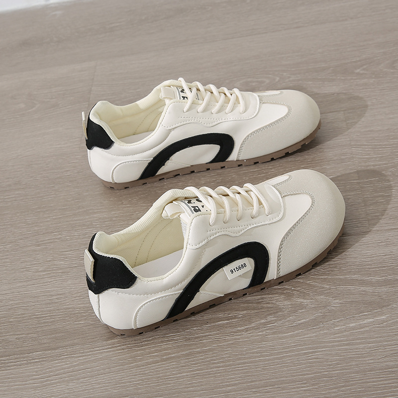 Lapos talpú, erkölcsös edzőcipők nőknek 2025 Új, sokoldalú, ingázós Forrest Gump cipők Divatos tornacipők Retro fűzős fehér cipők nőknek