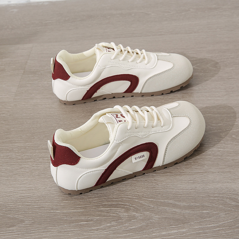 Lapos talpú, erkölcsös edzőcipők nőknek 2025 Új, sokoldalú, ingázós Forrest Gump cipők Divatos tornacipők Retro fűzős fehér cipők nőknek