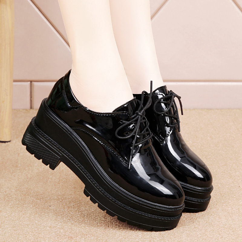 Pantofi cu platformă pentru comerț exterior, cu fund gros, 2024, toamna nouă, pantofi cu un singur strat, stil britanic, pantofi mici din piele, pantofi pentru femei, cu toc mediu, asortați, casual, populari