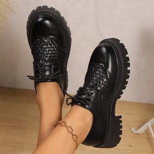 Europos ir Amerikos užsienio prekybos didelių dydžių platforminiai vasariniai kvėpuojantys odiniai batai moterims, verslo laisvalaikio, padidinantys tuščiaviduriai storo padu, vyriški batai, didmeninė prekyba