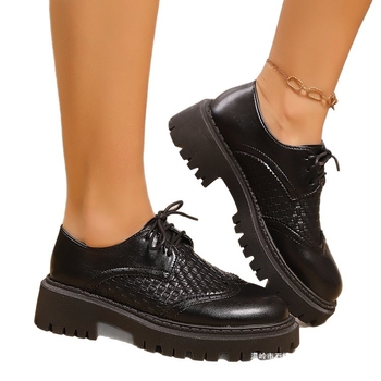 Europos ir Amerikos užsienio prekybos didelių dydžių platforminiai vasariniai kvėpuojantys odiniai batai moterims, verslo laisvalaikio, padidinantys tuščiaviduriai storo padu, vyriški batai, didmeninė prekyba