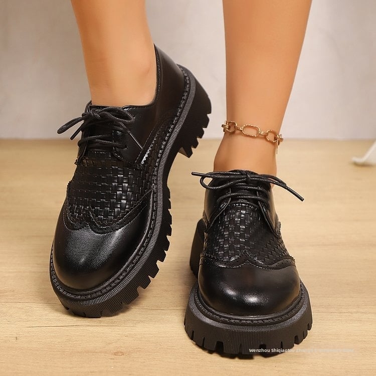 Europos ir Amerikos užsienio prekybos didelių dydžių platforminiai vasariniai kvėpuojantys odiniai batai moterims, verslo laisvalaikio, padidinantys tuščiaviduriai storo padu, vyriški batai, didmeninė prekyba