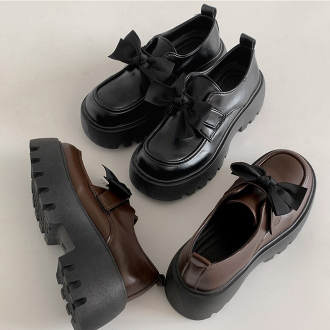 Pantofi mici din piele cu talpă groasă și fundă neagră pentru femei, toamnă nouă 2025, cu fustă, pantofi Mary Jane versatili cu velcro