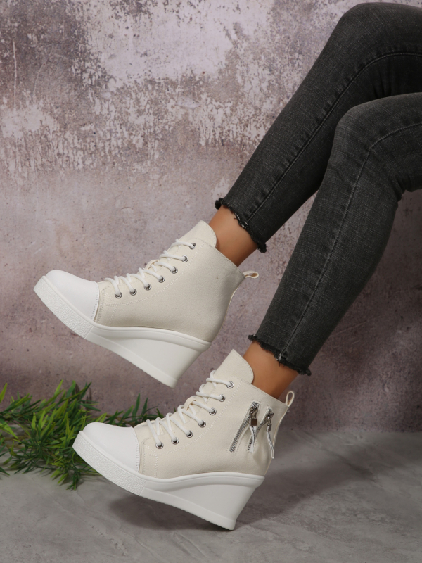 Koreai stílusú kis fehér cipő női 2025 tavaszi-őszi új divatos egyszínű cipő alacsony sarkú dizájn sokoldalú, könnyű nyitású, lélegző alkalmi cipő